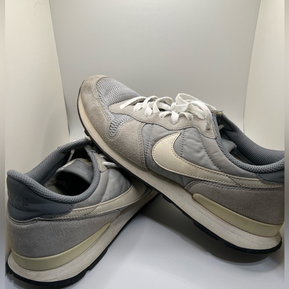 Nike Internationalist - Grey with White - 9.0M - Picture 2 of 6